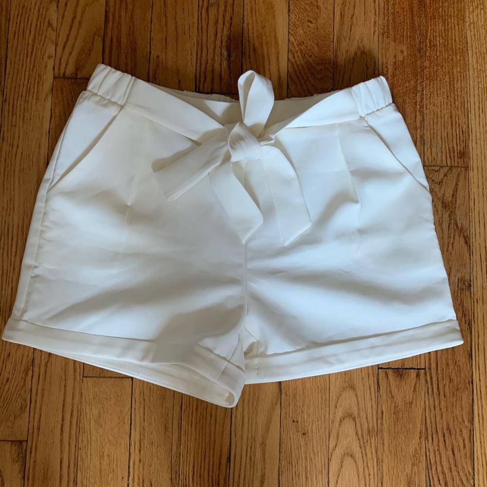 White Paperbag Waist shorts